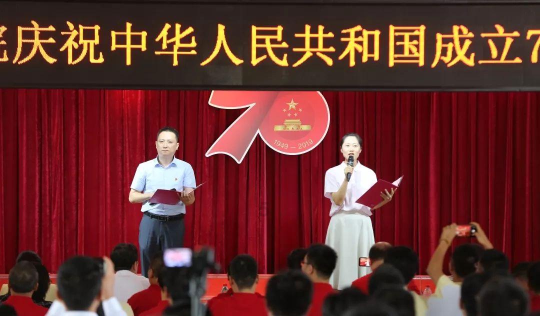 猜一猜：哪种动物汗腺不发达，天热时需要浸水散热？游戏画面